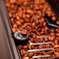 De ce are gust amar cafeaua de la aparatul din birou: 6 cauze și ce faci în fiecare caz